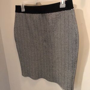 SALE! 🌺 Sz M Elle mini skirt